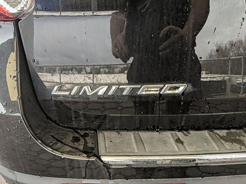 Used 2023 Ford Explorer Limited w/ Limited Technology Package image 7