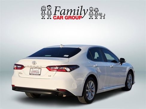 Used 2024 Toyota Camry LE image 4