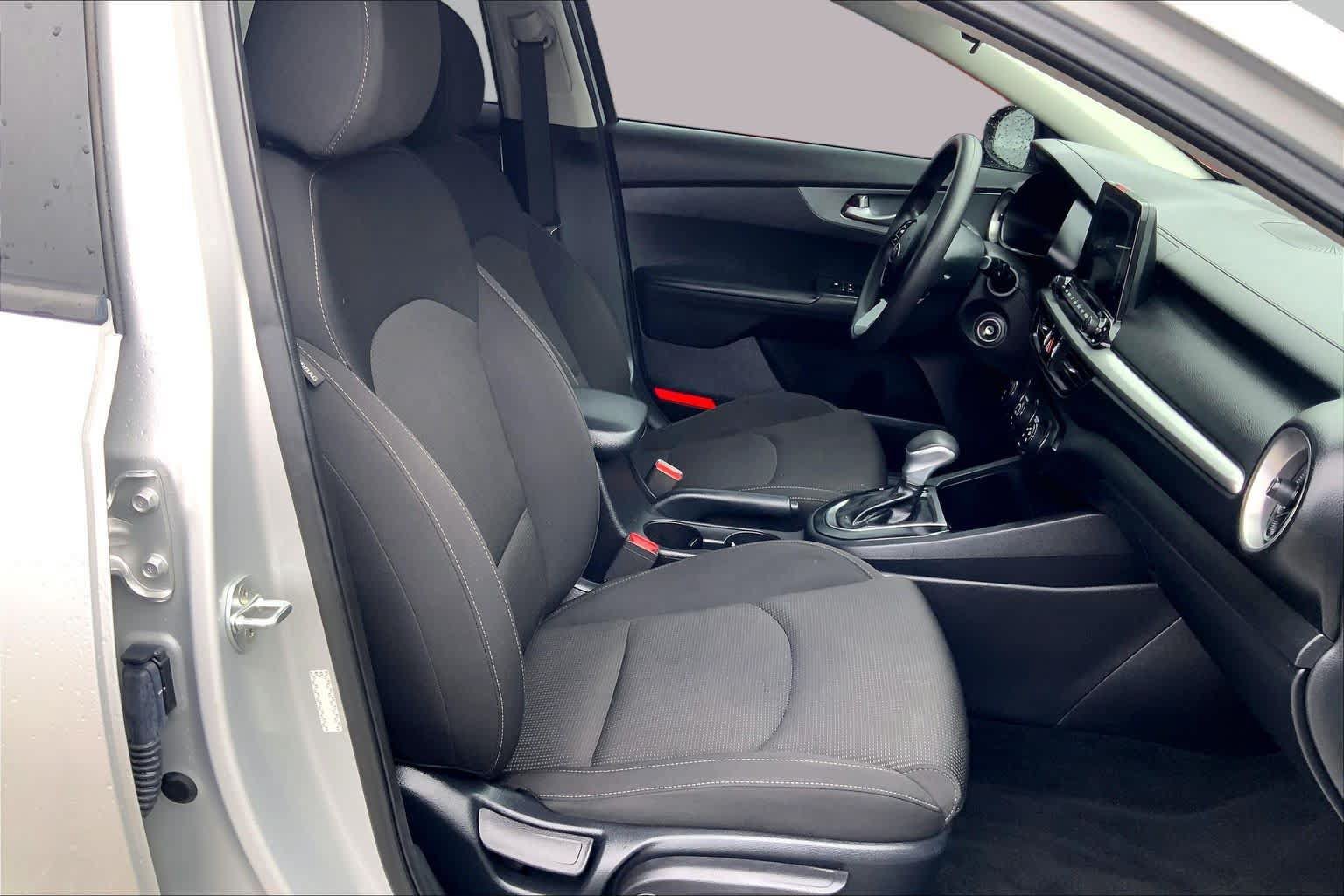 Used 2021 Kia Forte LXS FWD image 9
