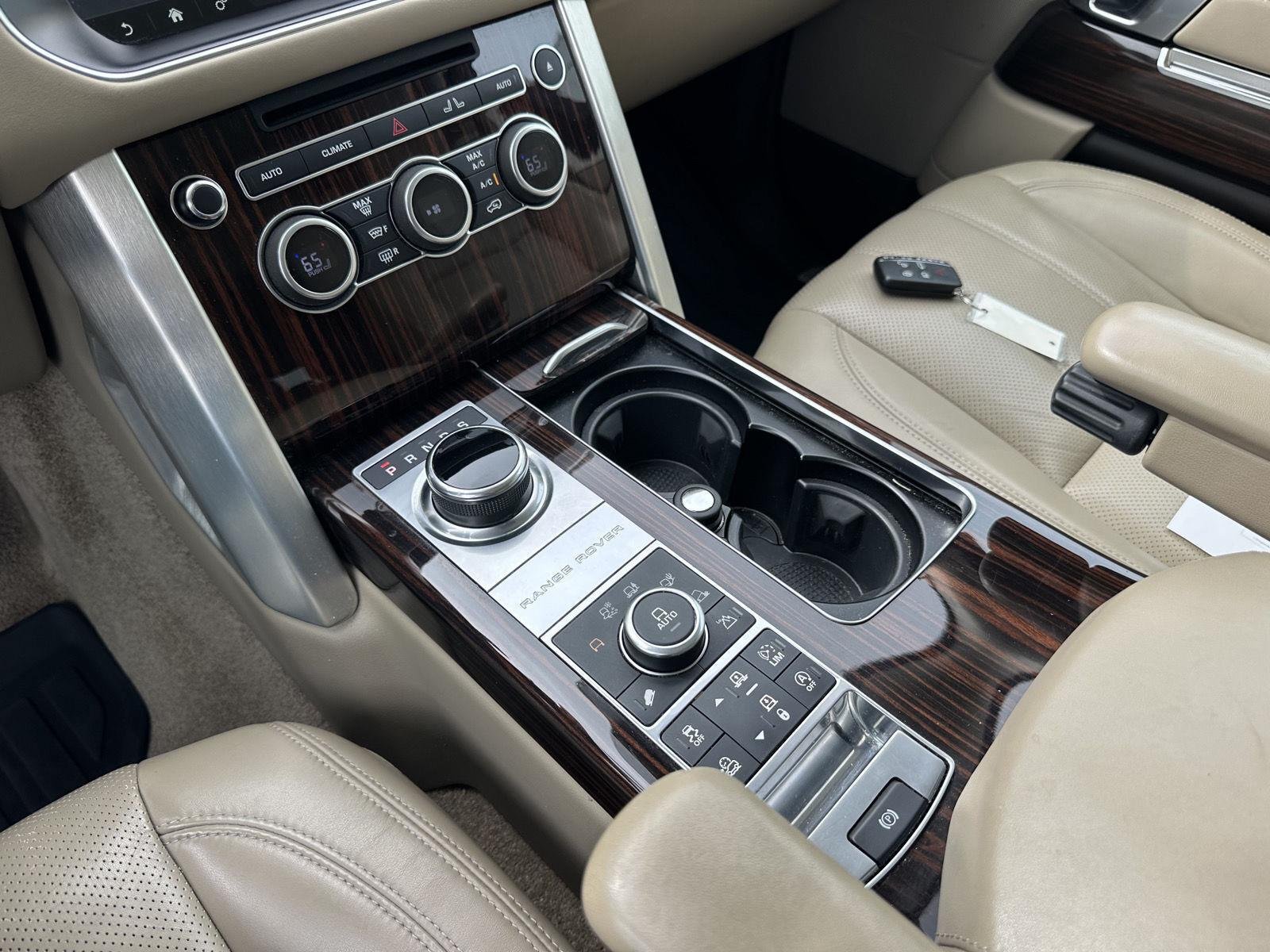Used 2017 Land Rover Range Rover Supercharged AWD/4WD image 36