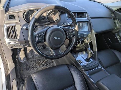 Used 2018 Jaguar E-PACE S image 9