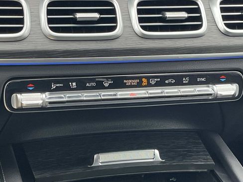 Used 2025 Mercedes-Benz GLE 350 4MATIC image 29