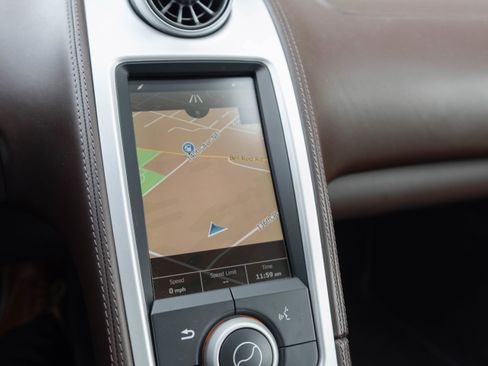 Used 2015 McLaren 650S Spider image 22