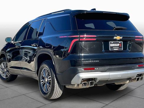 Used 2025 Chevrolet Traverse LT image 11