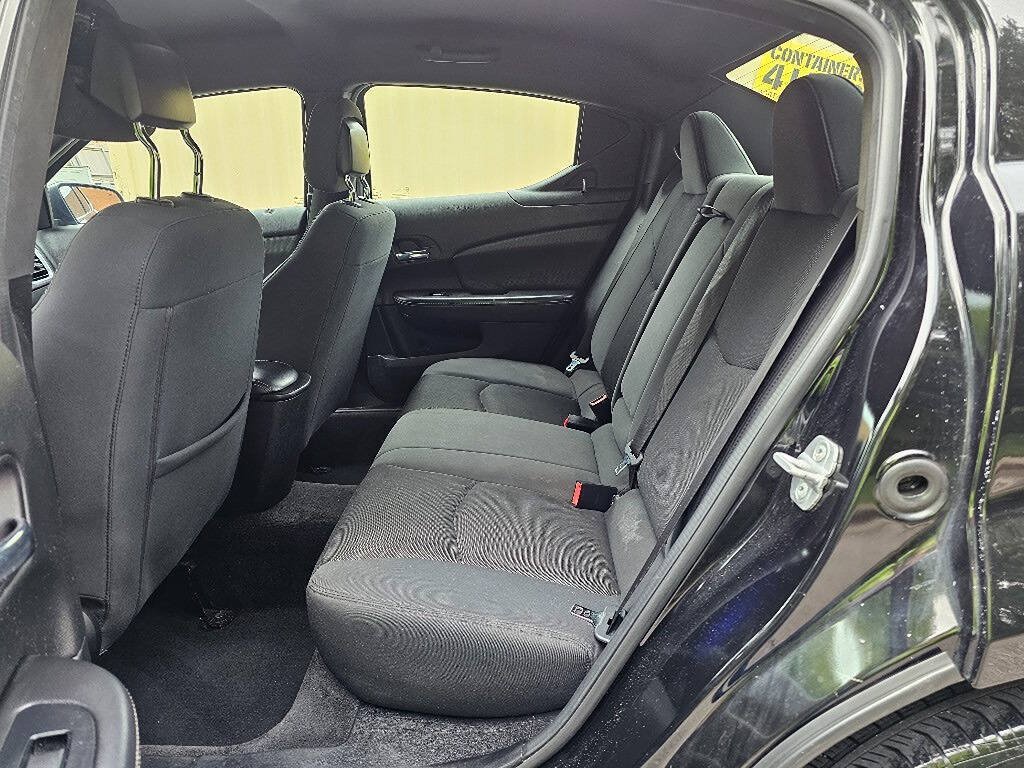 Used 2012 Dodge Avenger SXT FWD image 21