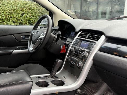 Used 2012 Ford Edge SE image 27