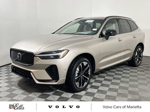 Used 2026 Volvo XC60 B5 Plus w/ Protection Package Premier image 4