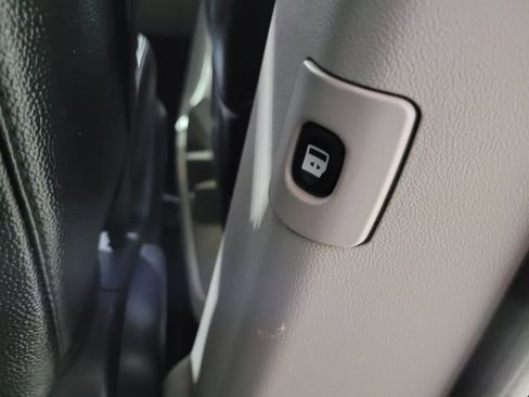 Used 2019 Dodge Grand Caravan SXT w/ Rear Park Assist Package image 46