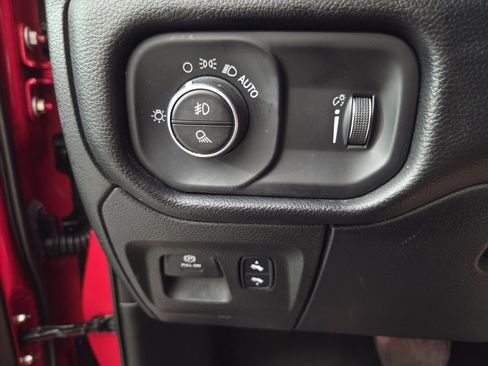 Used 2020 RAM 1500 Big Horn RWD image 21