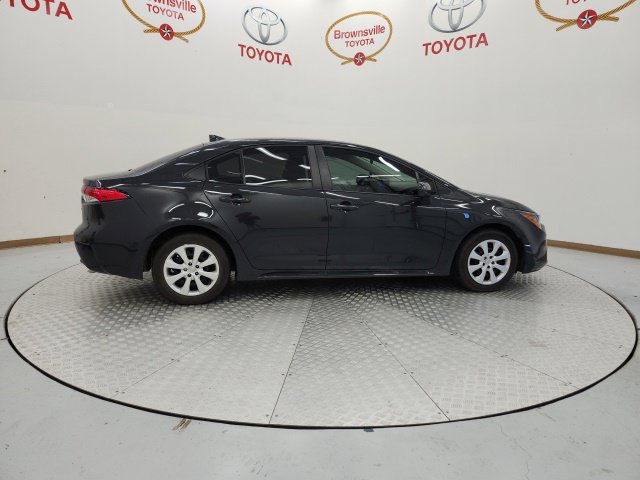 Used 2025 Toyota Corolla LE FWD image 3