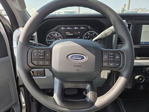 New 2026 Ford F250 XL w/ XL Chrome Package RWD image 18