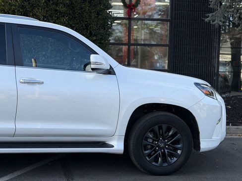 Used 2022 Lexus GX 460 Premium image 23