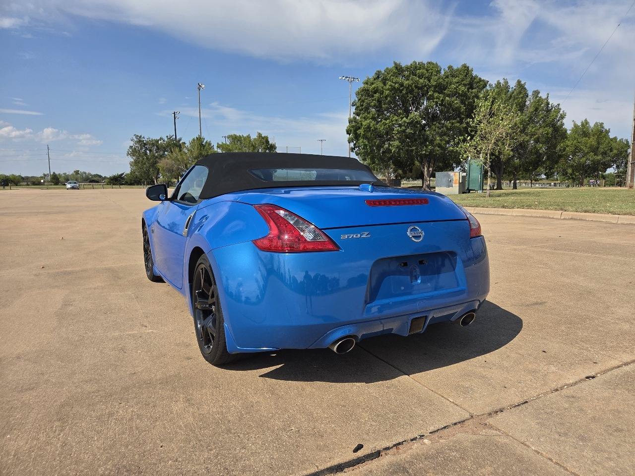 Used 2010 Nissan 370Z Touring w/ Sport Pkg RWD image 8
