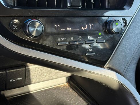 Used 2022 Toyota Camry SE image 22