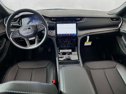 New 2025 Jeep Grand Cherokee L Limited image 24