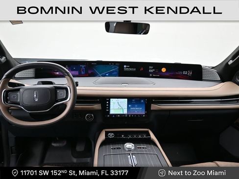 Used 2025 Lincoln Navigator L Black Label image 15