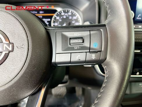 Used 2023 Nissan Rogue SL AWD/4WD image 14