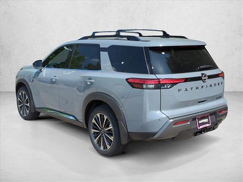 New 2026 Nissan Pathfinder Platinum FWD image 5