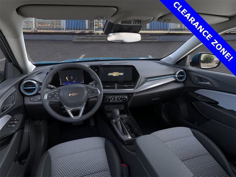 New 2025 Chevrolet Trax LT w/ Driver Confidence Package image 15