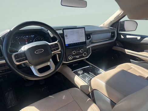 Used 2024 Ford Expedition Max XLT image 15