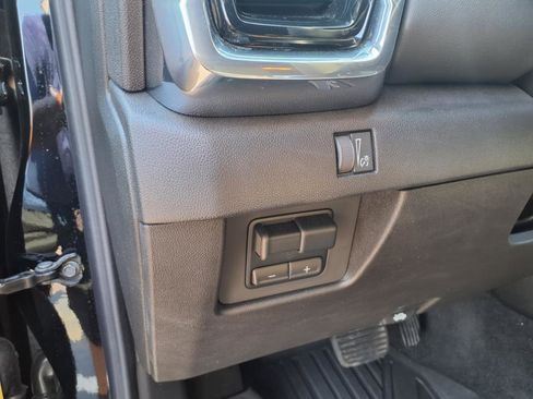 New 2025 GMC Canyon Elevation w/ Convenience Package image 9