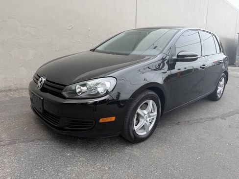 Used 2013 Volkswagen Golf 4-Door FWD image 2