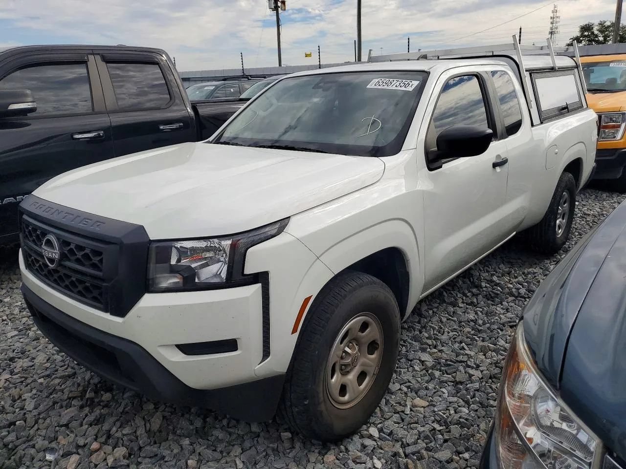 Used 2024 Nissan Frontier S w/ Technology Package RWD image 2