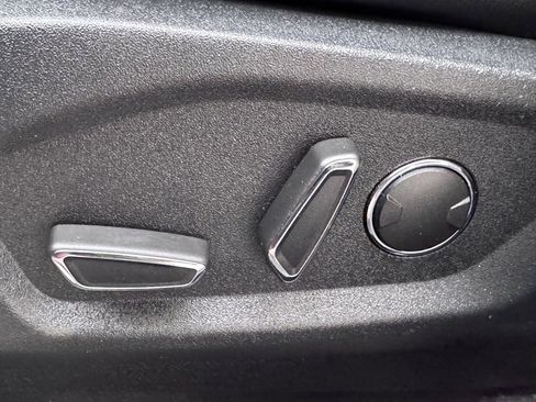 Certified 2019 Ford Edge Titanium w/ Equipment Group 301A image 19