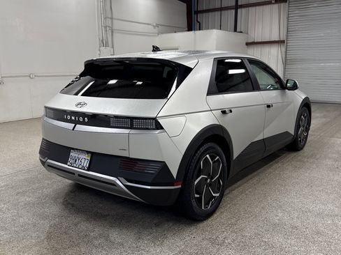 Used 2023 Hyundai Ioniq 5 SEL image 16