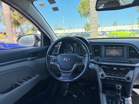 Used 2017 Hyundai Elantra Limited FWD image 22