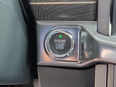 Used 2021 Ford F150 Platinum w/ Equipment Group 701A High AWD/4WD image 18