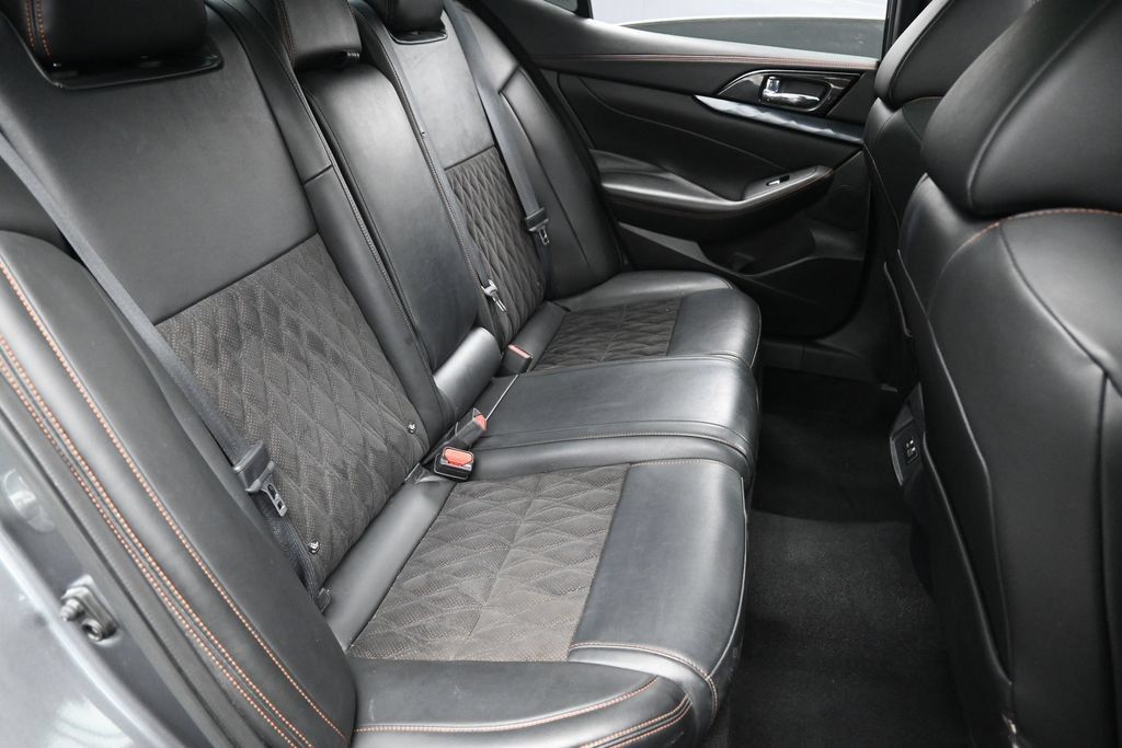 Used 2020 Nissan Maxima SR w/ Illumination Package FWD image 31