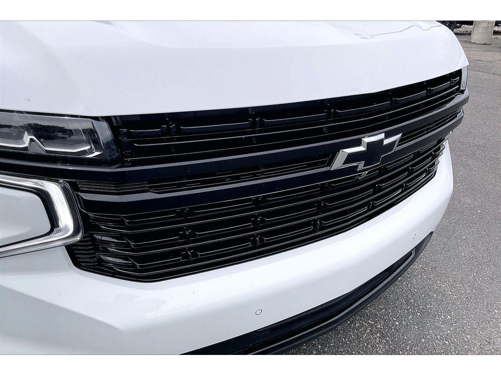 Used 2024 Chevrolet Suburban RST w/ Luxury Package AWD/4WD image 32