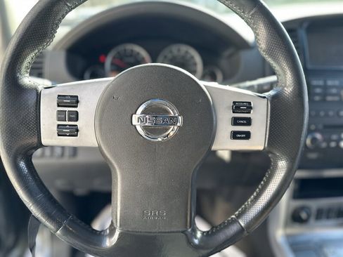 Used 2008 Nissan Pathfinder SE image 18