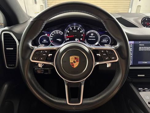 Used 2020 Porsche Cayenne Base image 14
