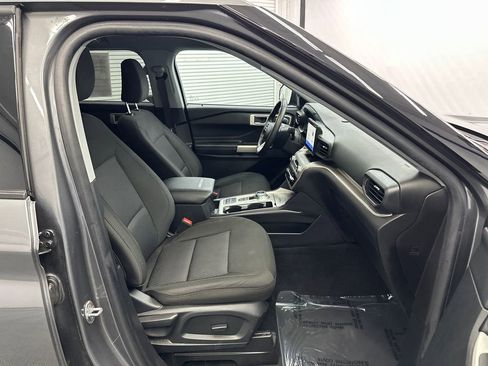 Used 2022 Ford Explorer XLT RWD image 14