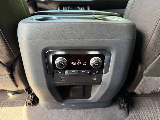 Used 2023 GMC Yukon Denali RWD image 18