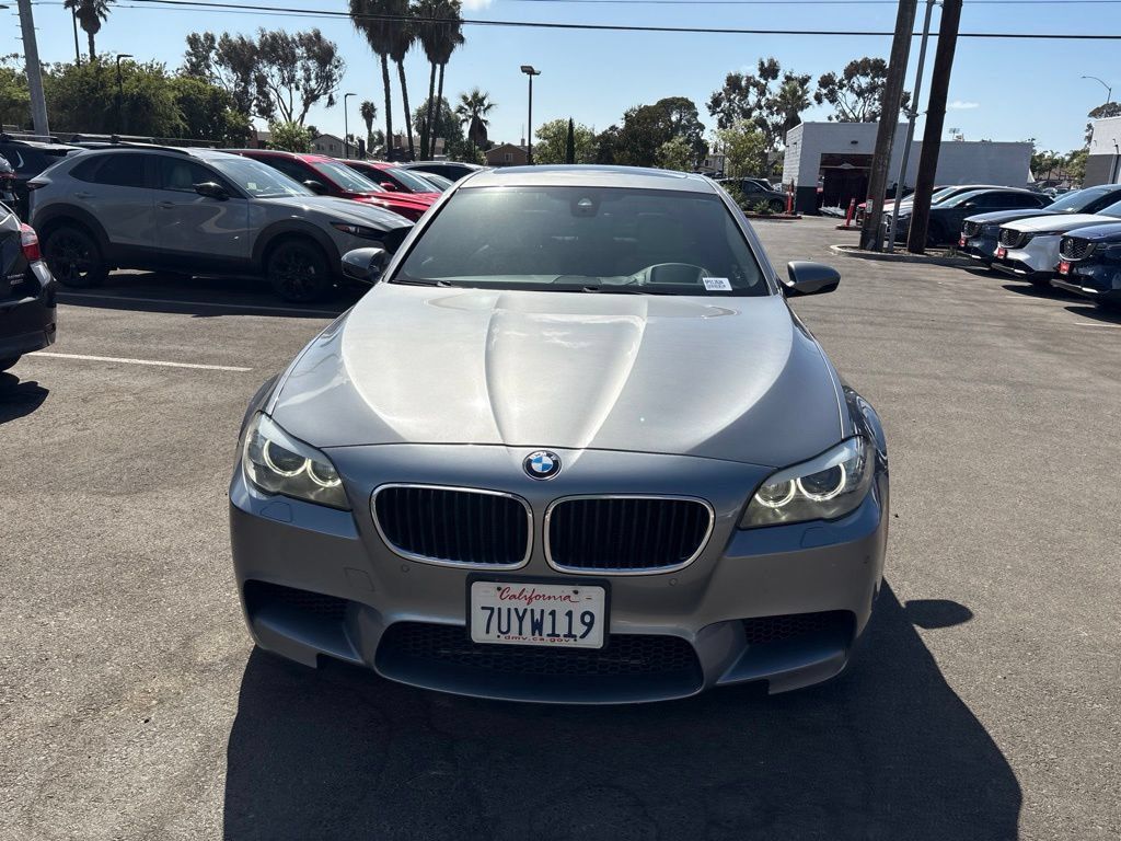 Used 2013 BMW M5 RWD image 2