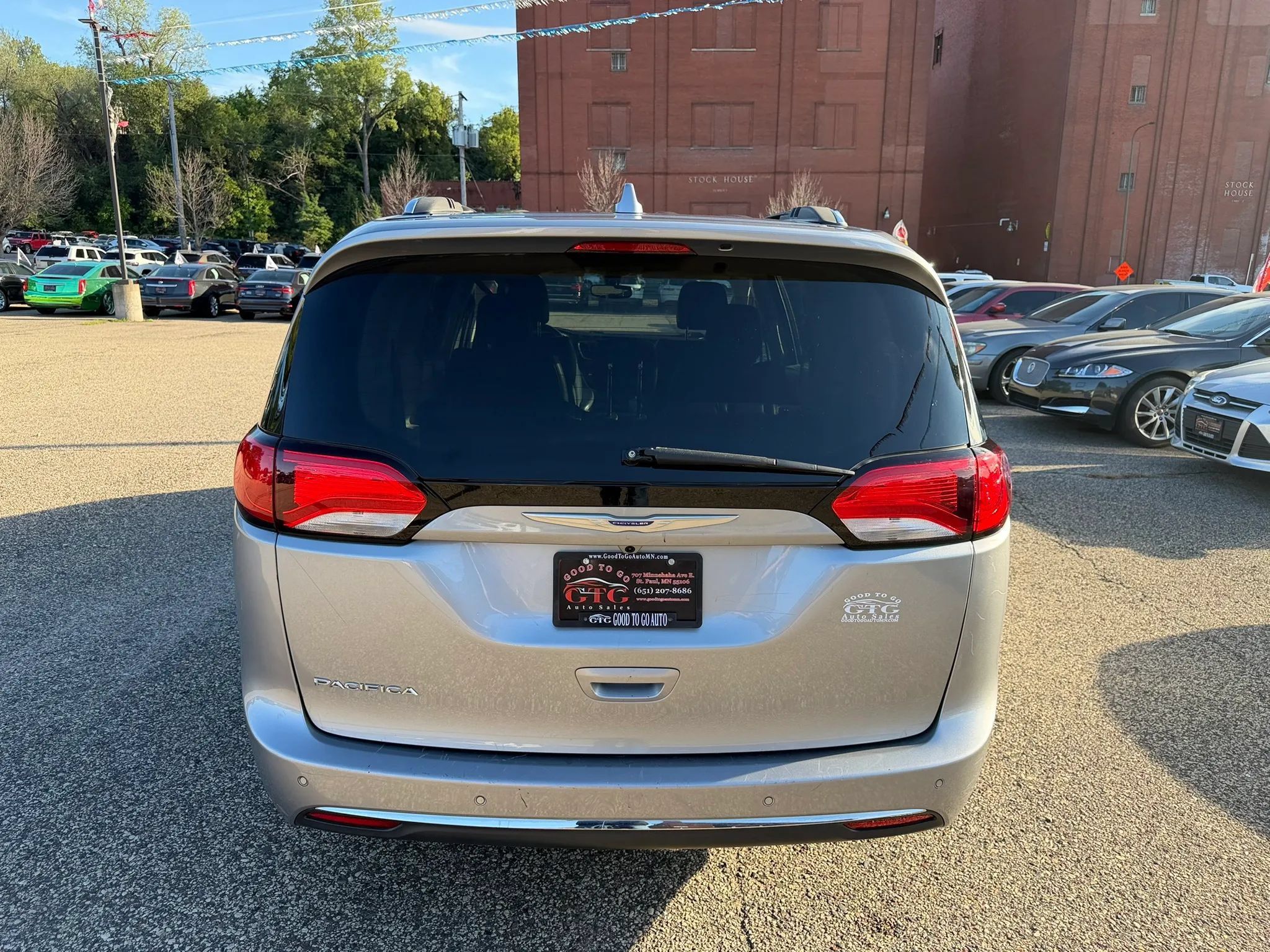 Used 2019 Chrysler Pacifica Touring-L FWD image 5
