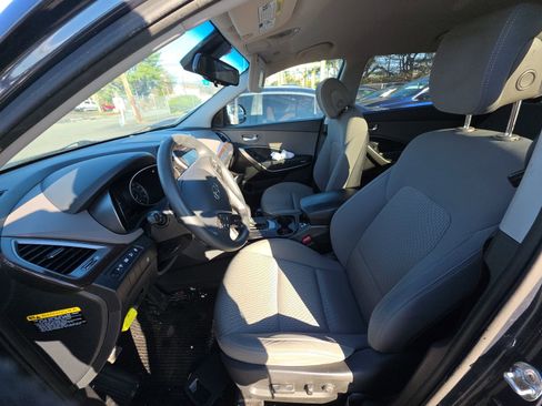Used 2019 Hyundai Santa Fe XL SE image 8