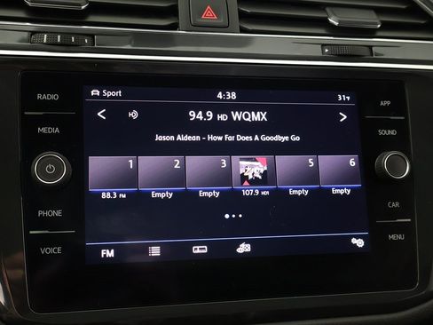 Used 2019 Volkswagen Tiguan SE w/ Panoramic Sunroof Package image 44