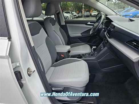 Used 2022 Volkswagen Taos SE image 11