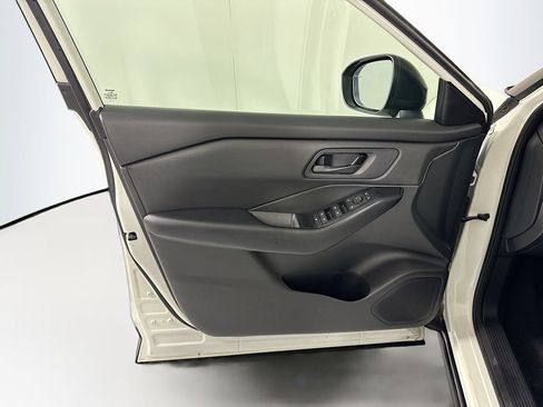 Used 2024 Nissan Rogue S FWD image 24
