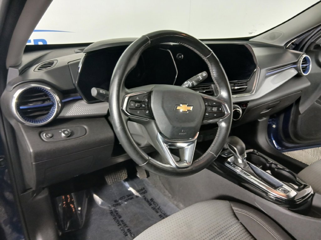 Certified 2024 Chevrolet Trax LT w/ Driver Confidence Package FWD image 18