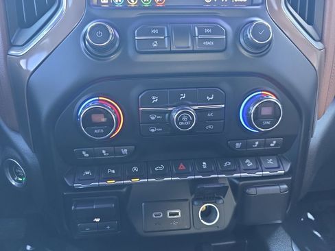 Used 2021 Chevrolet Silverado 1500 High Country w/ Technology Package image 20