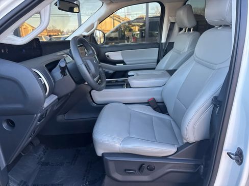 Used 2025 Ford Expedition Active image 19