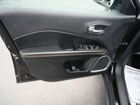 Used 2020 Jeep Compass Latitude image 16