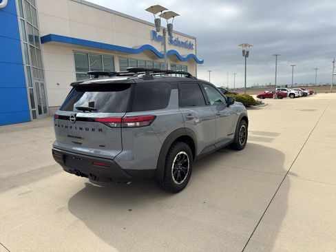 Used 2025 Nissan Pathfinder Rock Creek image 5