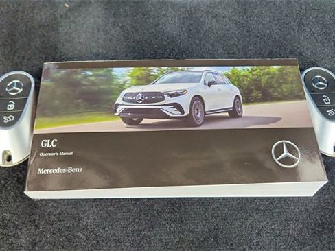Used 2025 Mercedes-Benz GLC 350e GLC 350e image 65