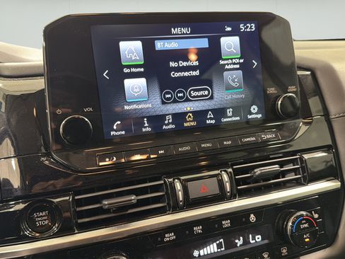 Used 2025 Nissan Pathfinder SL FWD image 18